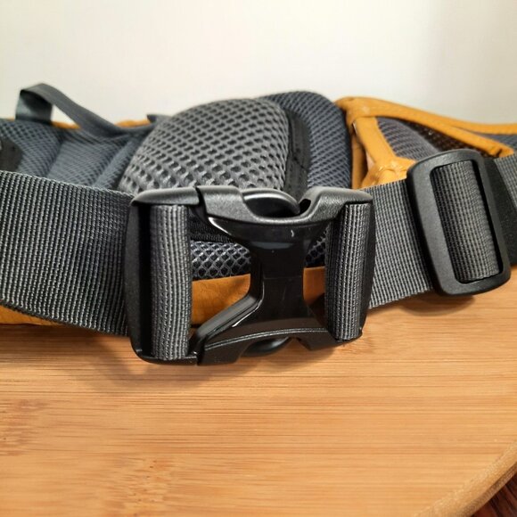 EVOC Hip Pouch Bag Loam Yellow Waist Fanny Pack Biking Hiking 1 Liter 1000ml - Picture 8 of 11